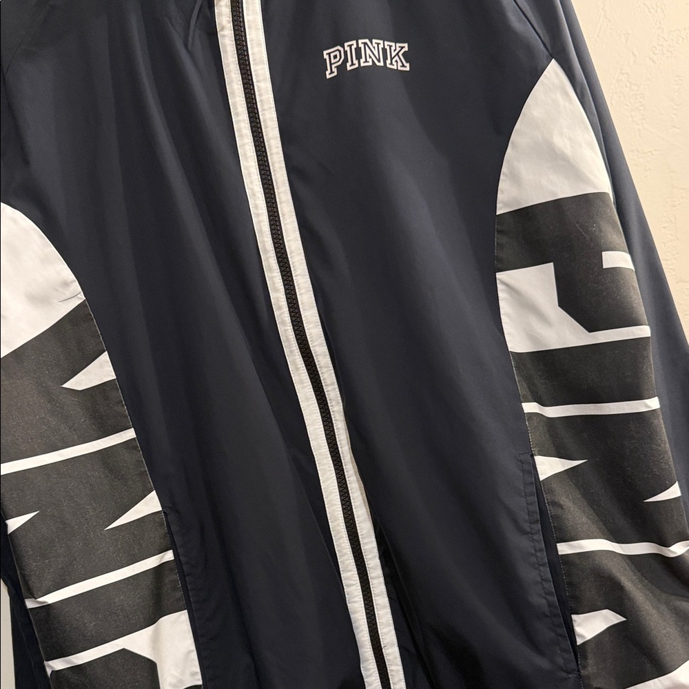 PINK Victoria's Secret Women's Black & White Hooded Windbreaker Jacket - Picture 2 of 5